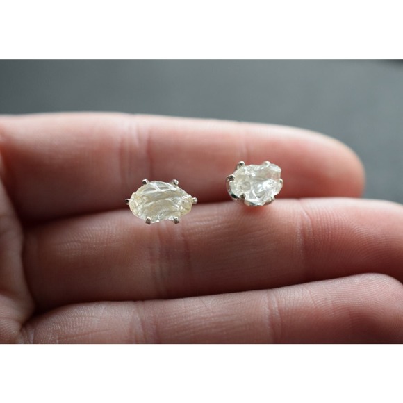 Sterling silver stud earrings, alternative diamond, uncut natural gemstones - Picture 4 of 5